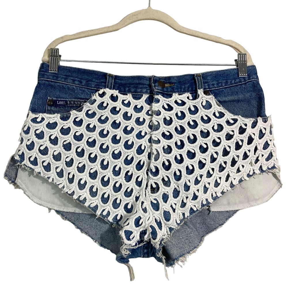 Urban Outfitters Re-Done High Rise Cutoff Denim Shorts Eyelet Lace Size Medium